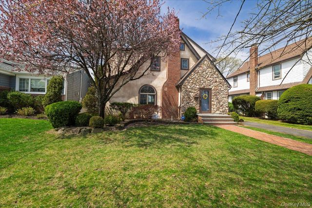 96 Southard Avenue, Rockville Centre, NY 11570