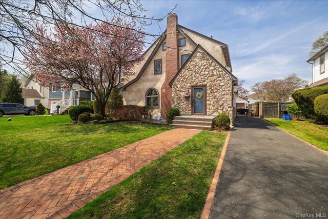 96 Southard Avenue, Rockville Centre, NY 11570