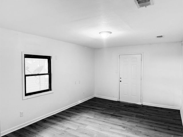 1041 Michigan Ave, Port Allen, LA 70767