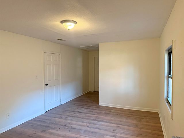 1041 Michigan Ave, Port Allen, LA 70767