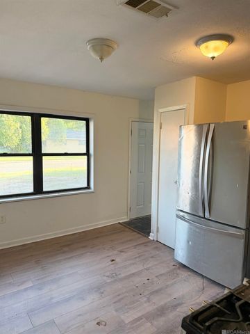 1041 Michigan Ave, Port Allen, LA 70767