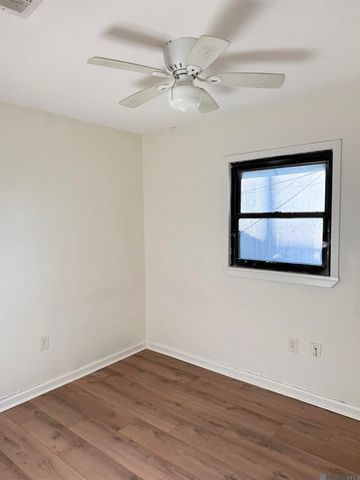 1041 Michigan Ave, Port Allen, LA 70767