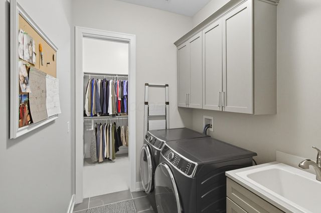 3327 Wolf Ridge Drive, Dublin, OH 43017