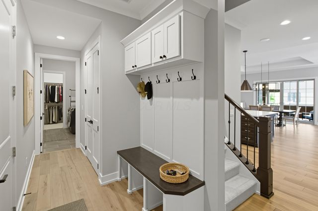 3327 Wolf Ridge Drive, Dublin, OH 43017