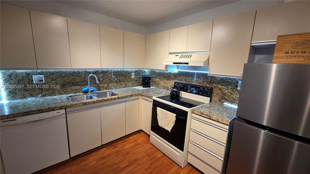 18151 NE 31 Court 908, Aventura, FL 33160