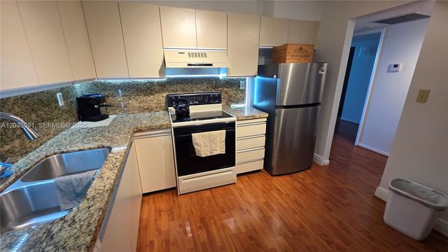 18151 NE 31 Court 908, Aventura, FL 33160