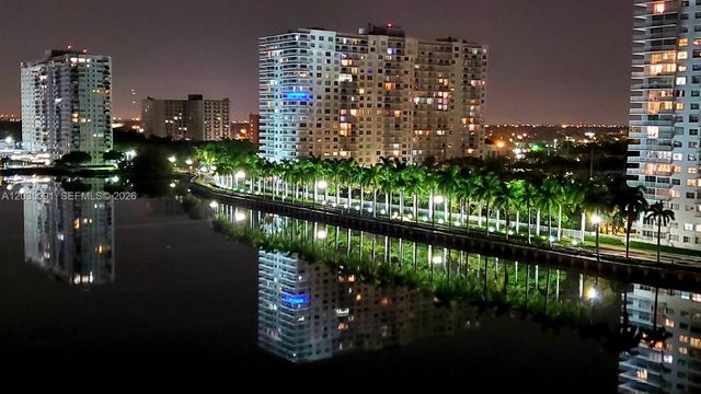 18151 NE 31 Court 908, Aventura, FL 33160