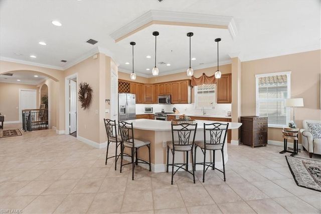 9134 Cherry Oaks LN # 201, Naples, FL 34114