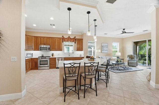9134 Cherry Oaks LN # 201, Naples, FL 34114