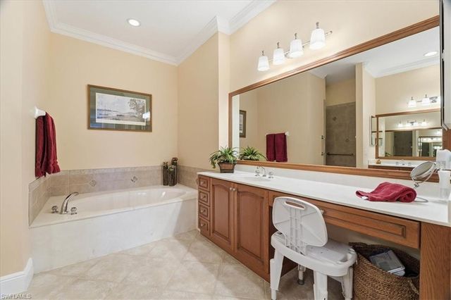 9134 Cherry Oaks LN # 201, Naples, FL 34114