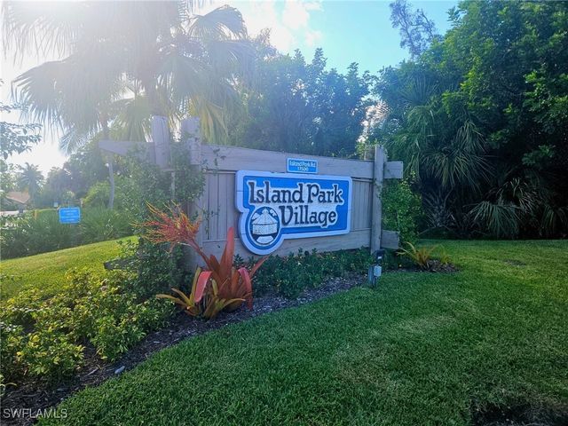 17754 port boca CT, Fort Myers, FL 33908