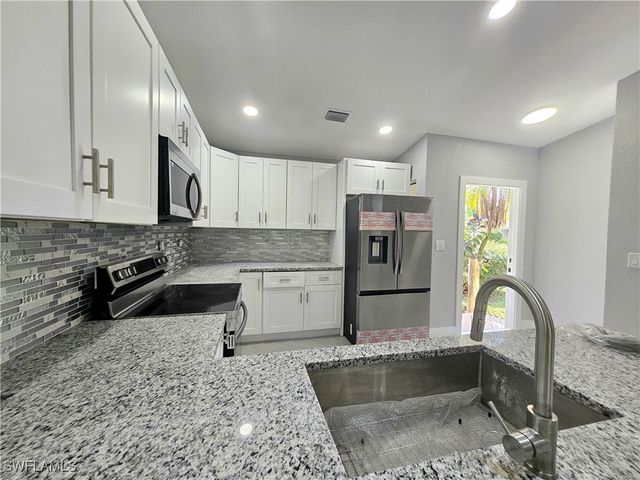 17754 port boca CT, Fort Myers, FL 33908