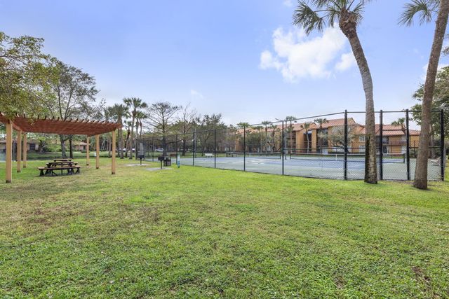 10773 Cleary Boulevard 106, Plantation, FL 33324