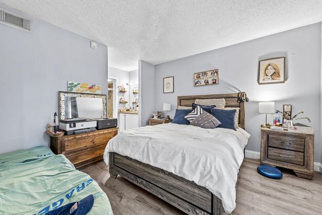 10773 Cleary Boulevard 106, Plantation, FL 33324