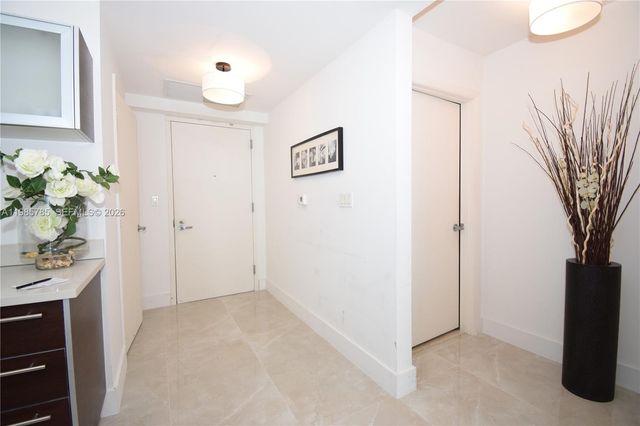 1900 N Bayshore Dr 2804, Miami, FL 33132