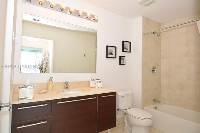 1900 N Bayshore Dr 2804, Miami, FL 33132