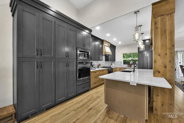 10353 N Palisades Way, Boise, ID 83714