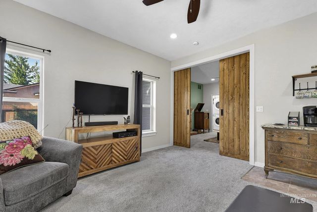 10353 N Palisades Way, Boise, ID 83714
