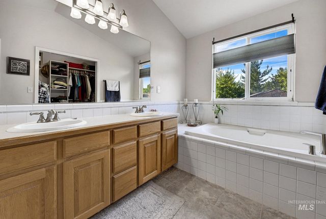 10353 N Palisades Way, Boise, ID 83714