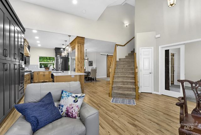 10353 N Palisades Way, Boise, ID 83714