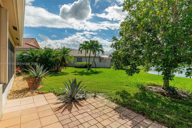 2675 Clipper Cir, West Palm Beach, FL 33411