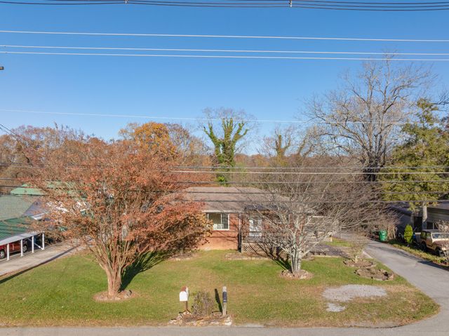 2804 Taft Highway, Signal Mountain, TN 37377