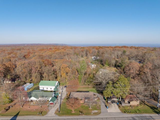 2804 Taft Highway, Signal Mountain, TN 37377