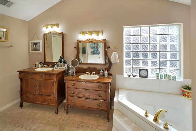 120 Rainbow Cove, Holly Lake Ranch, TX 75765