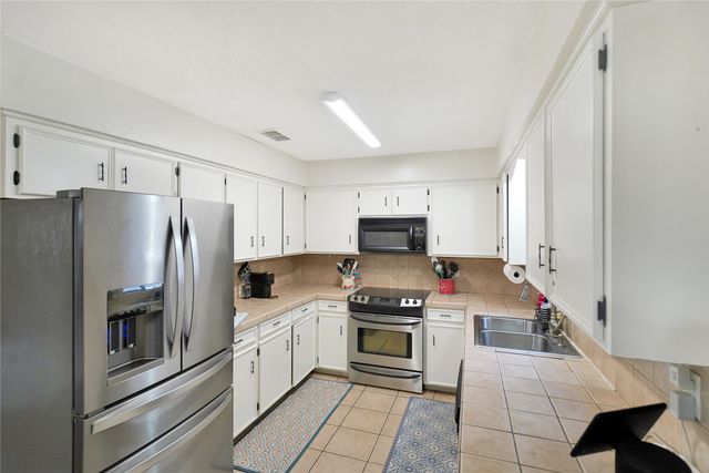 120 Rainbow Cove, Holly Lake Ranch, TX 75765