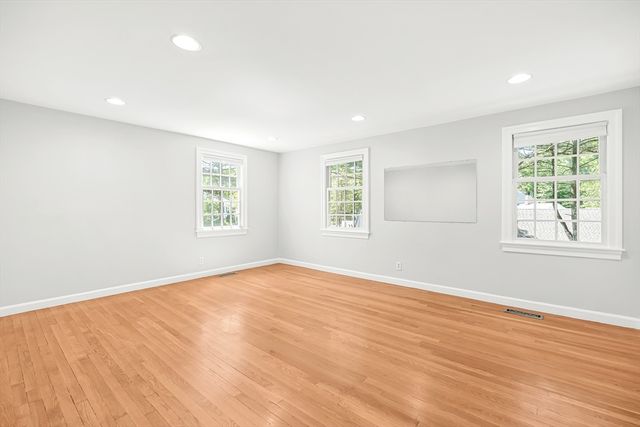 88 Jericho Rd 88, Weston, MA 02493