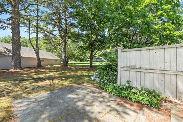 88 Jericho Rd 88, Weston, MA 02493