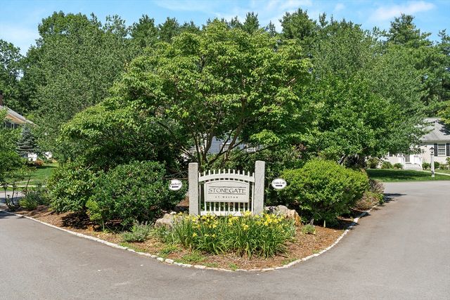 88 Jericho Rd 88, Weston, MA 02493