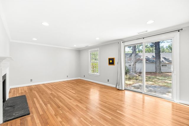 88 Jericho Rd 88, Weston, MA 02493