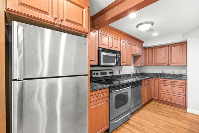 88 Jericho Rd 88, Weston, MA 02493