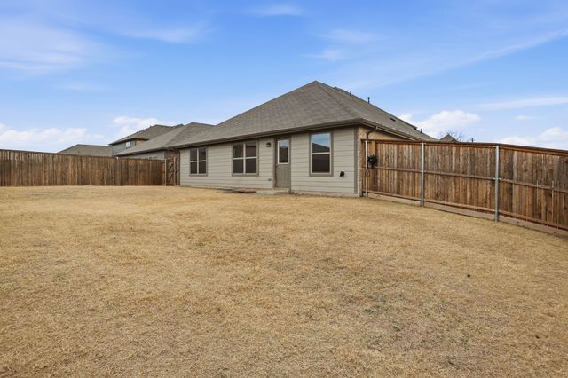 556 Hickory Ridge Drive, Van Alstyne, TX 75495