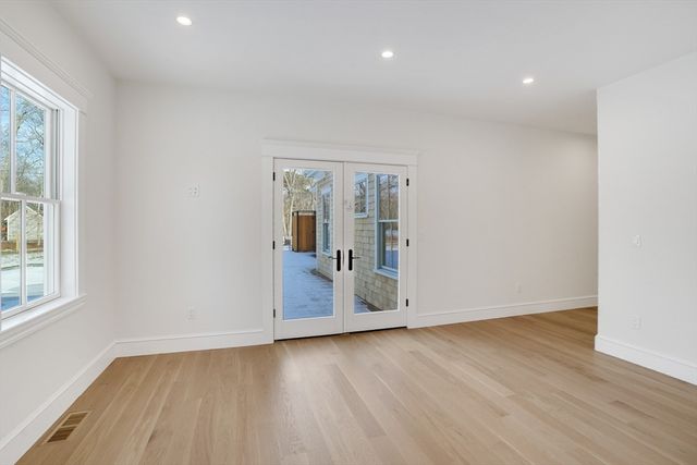9 Marthas Way, Edgartown, MA 02539