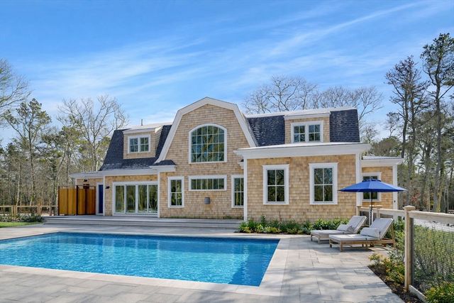 9 Marthas Way, Edgartown, MA 02539