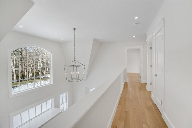 9 Marthas Way, Edgartown, MA 02539