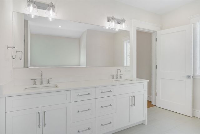 9 Marthas Way, Edgartown, MA 02539
