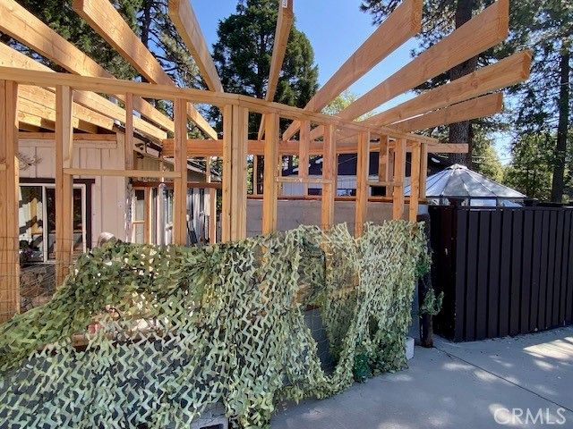 1055 Playground, Crestline, CA 92325