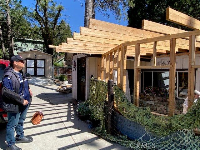 1055 Playground, Crestline, CA 92325