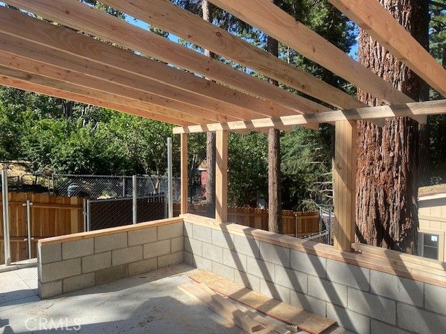 1055 Playground, Crestline, CA 92325