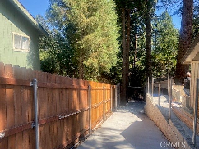 1055 Playground, Crestline, CA 92325
