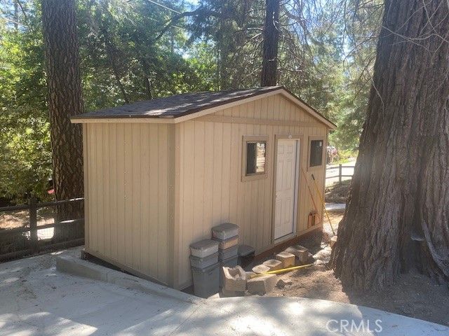 1055 Playground, Crestline, CA 92325