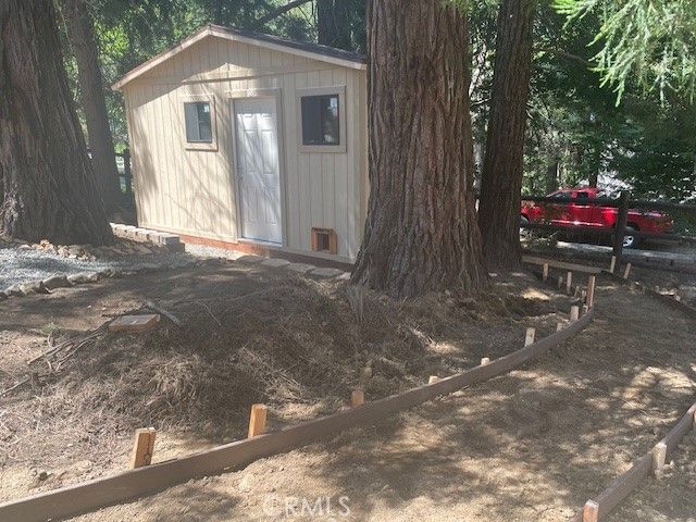 1055 Playground, Crestline, CA 92325