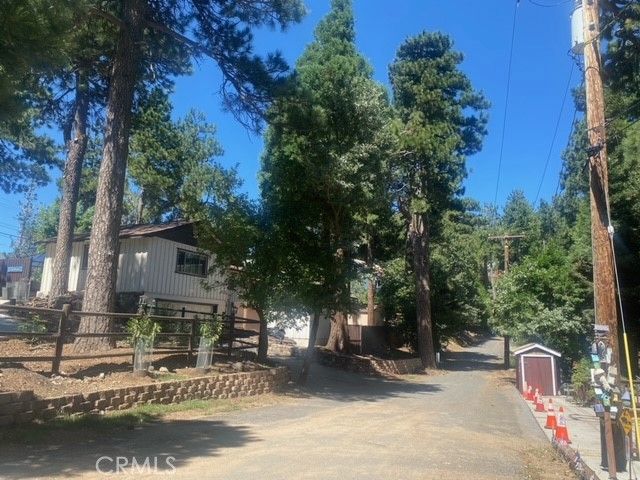 1055 Playground, Crestline, CA 92325