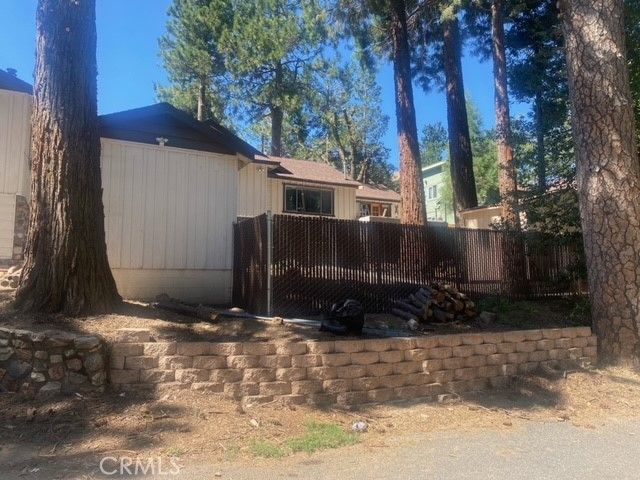 1055 Playground, Crestline, CA 92325