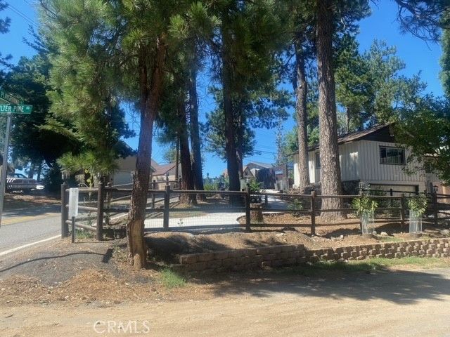 1055 Playground, Crestline, CA 92325