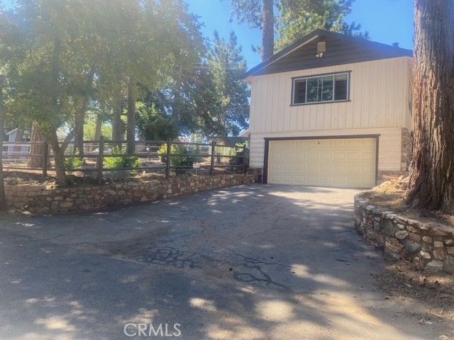1055 Playground, Crestline, CA 92325