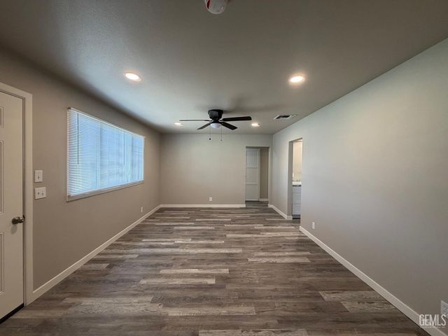 1021 Meredith Drive, Bakersfield, CA 93304